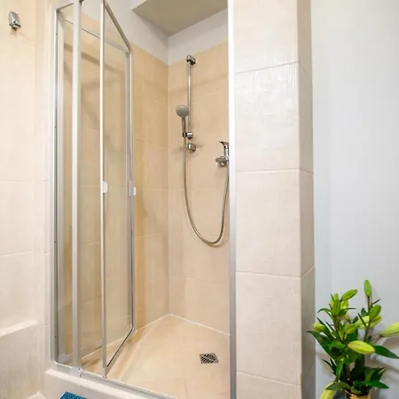 Ms Διαμέρισμα *